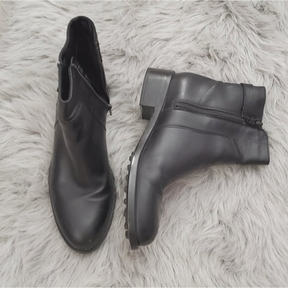 Very Rare La Canadienne Classic "Shelby" Ankle Boot- Like New- 8.5M